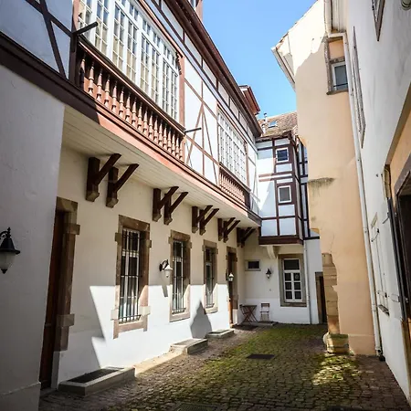 Apartman F1 Dans Maison Du 17 Eme